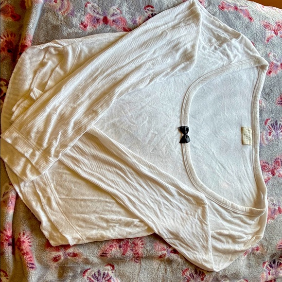 Elegant White Crop Top - Picture 1 of 4